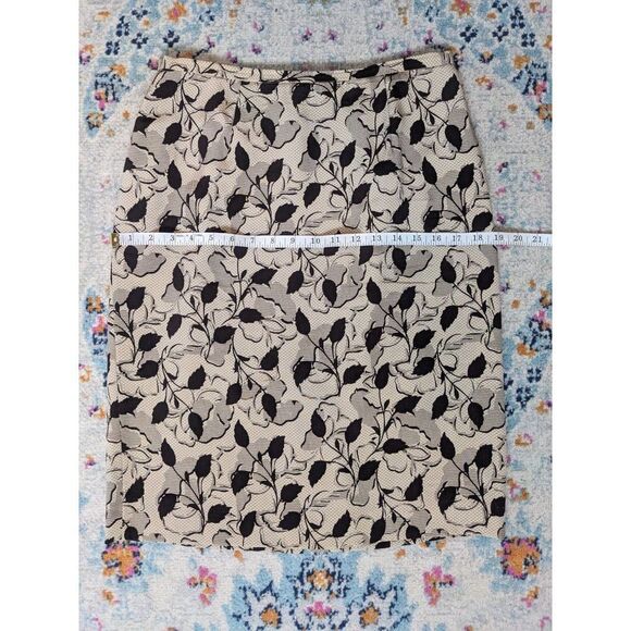 Sandra King Tan and Brown Floral and Leaf Print Silk Pencil Skirt - 8 - Picture 6 of 8